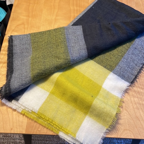 Zara Blanket Scarf - Picture 3 of 3
